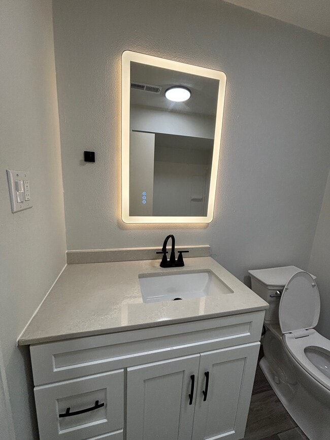 Building Photo - 2713 Center St