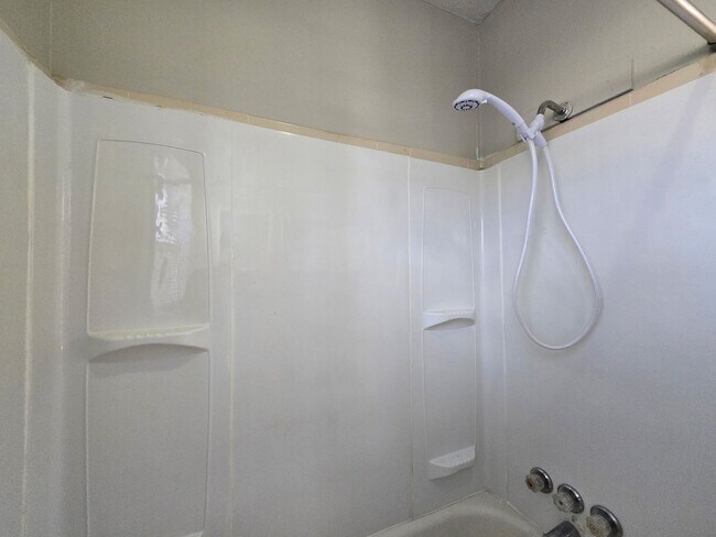 Building Photo - 15 Edmonds St