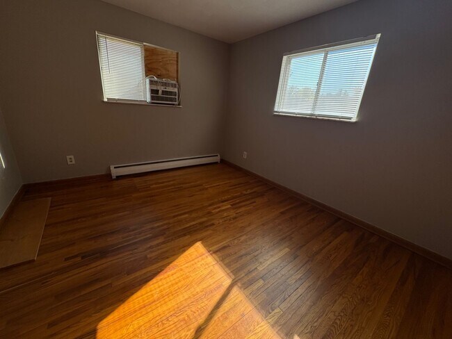 Building Photo - 3935 W Sylvania Ave