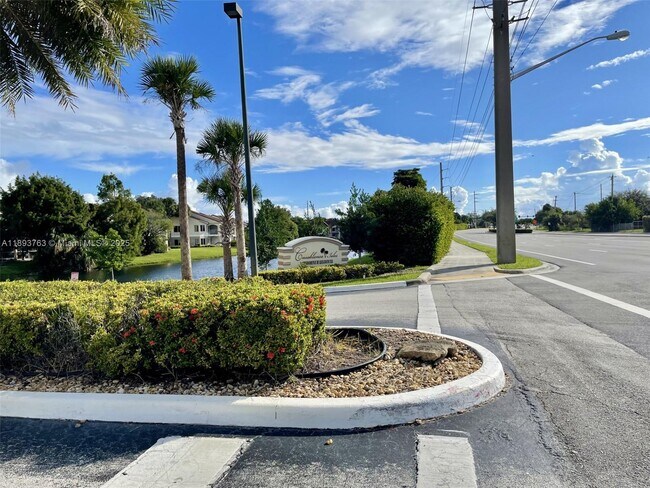 Building Photo - 815 Boynton Beach Blvd