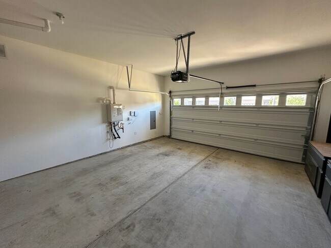 Building Photo - 9546 6th Way SE