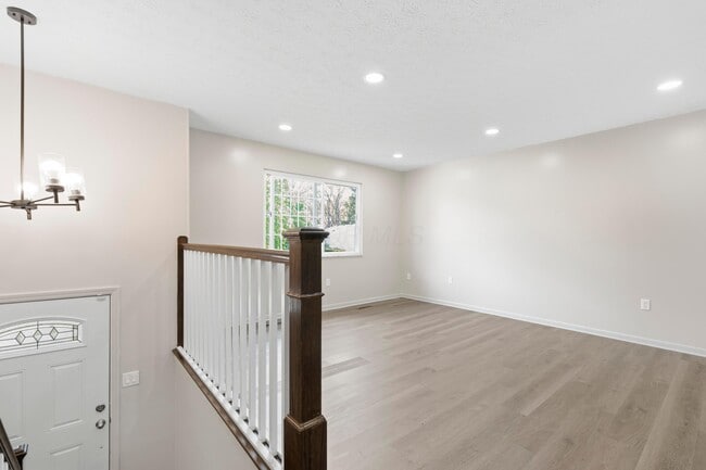 Building Photo - 5175 Threshing Ct