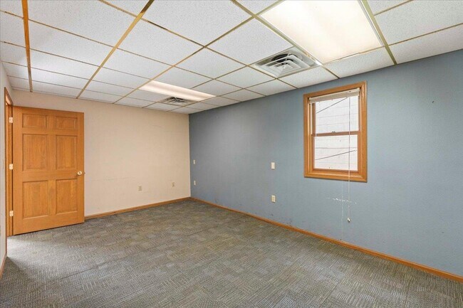Building Photo - 204 West Main St