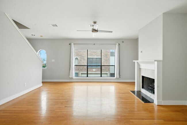 Building Photo - 9709 Riddlewood Ln