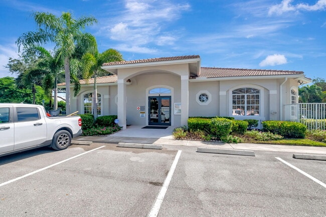 Building Photo - 5063 Ventura Dr