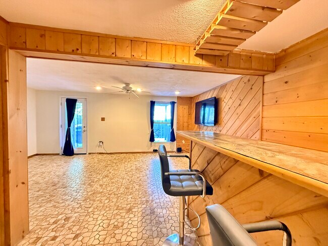 Building Photo - 8152 Mandan Terrace