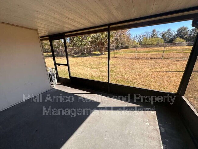Building Photo - 3211 Julia Ct