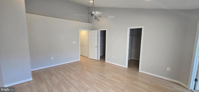 Building Photo - 47565 Royal Burnham Terrace