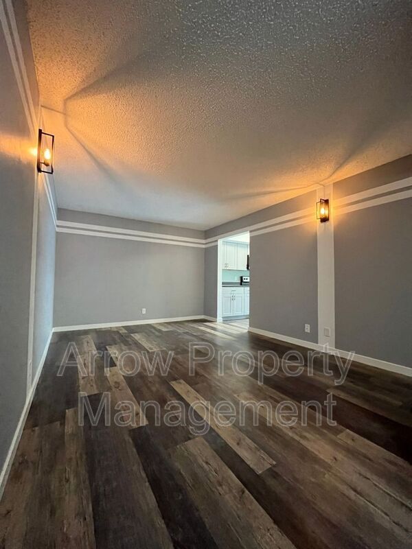 Building Photo - 3405 Holdrege St