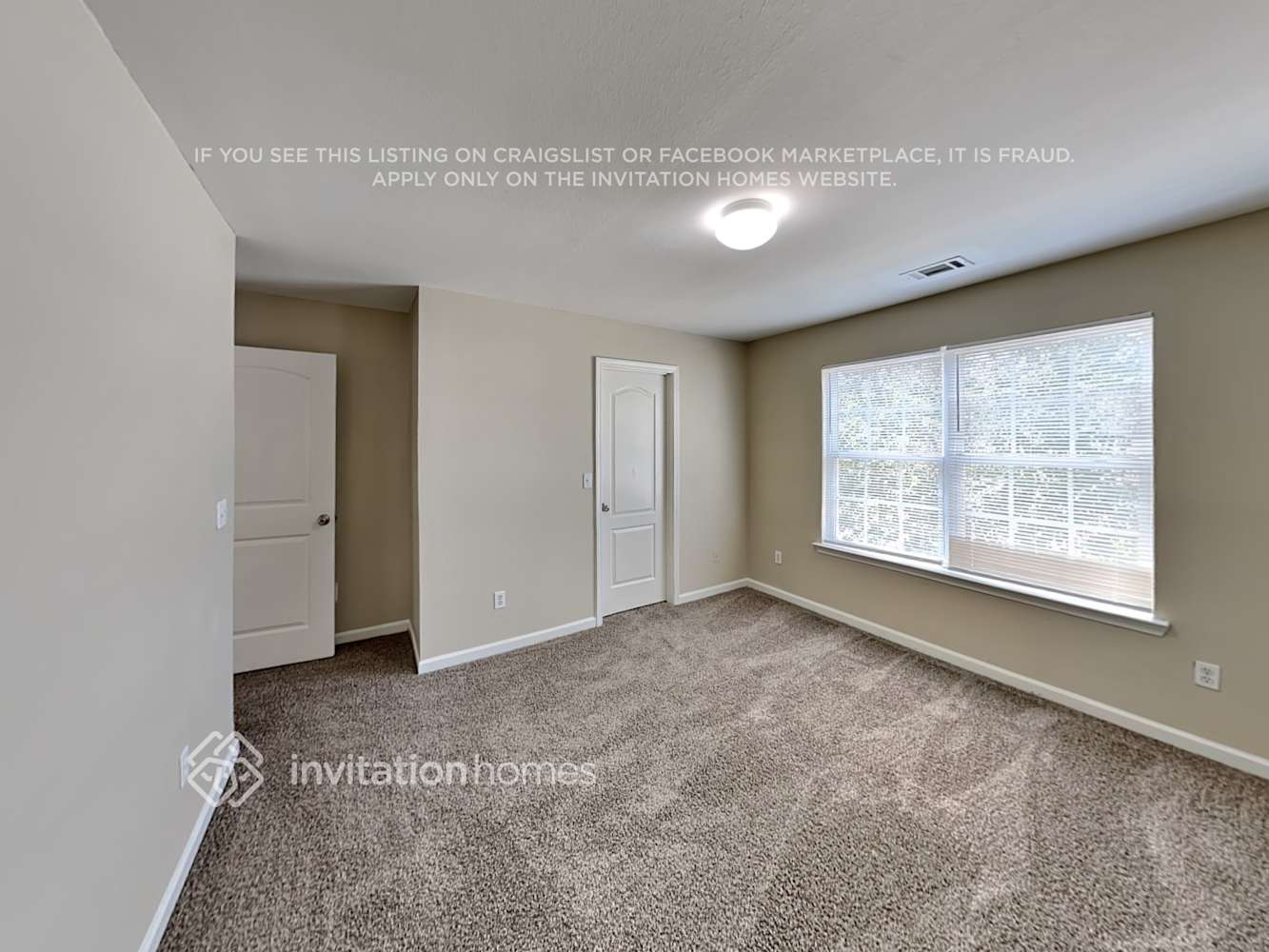 Building Photo - 235 Lakeside Point