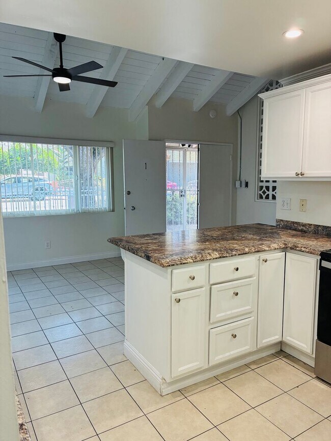 Building Photo - BEAUTIFUL 3 BEDROOM/ 2 BATH- ONE TIME RENTAL