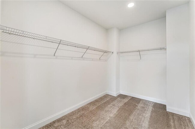 Building Photo - 1066 Winding Br Dr