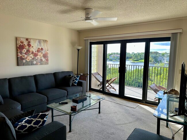 Building Photo - 1701 Marina Isle Way