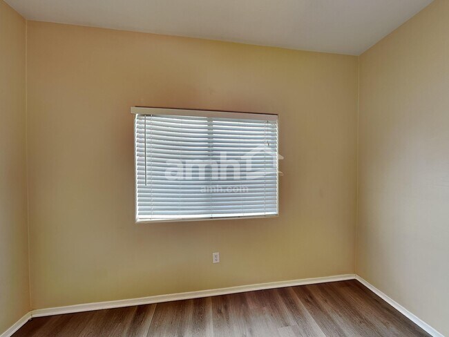 Building Photo - 1990 E Vera Cruz Vis