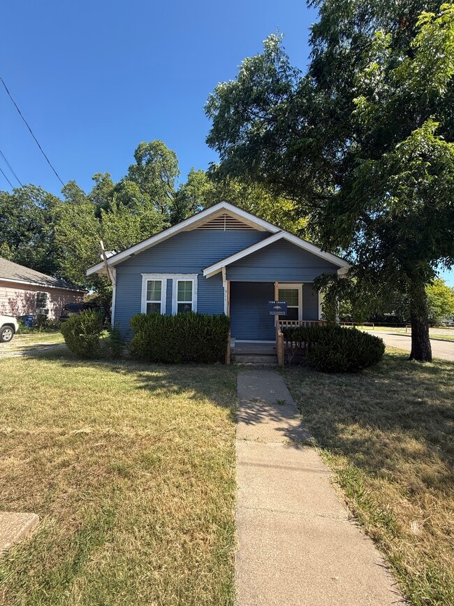 Building Photo - 911 Anthony St