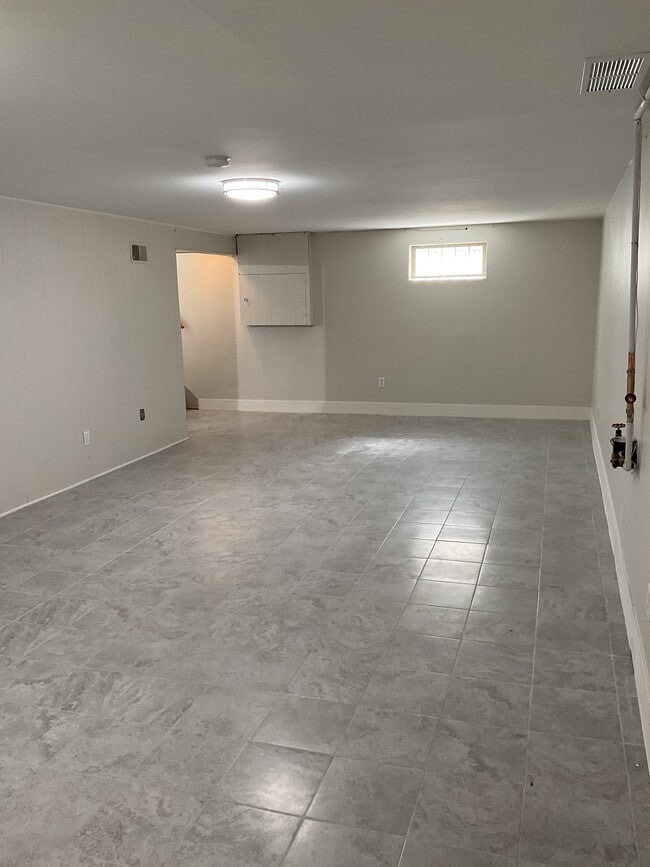 Building Photo - 1060 Brookcrest Dr