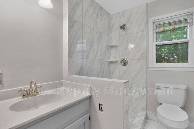 Building Photo - 1116 Reverdy Ln