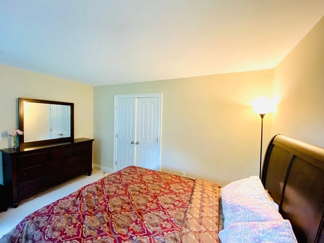 Building Photo - Spacious Four-Bedroom House in the Heart o...