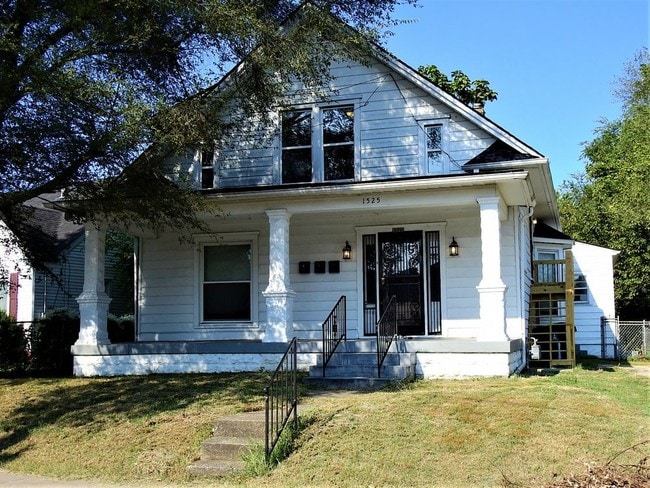 Building Photo - 1525 Arcade Avenue - 2