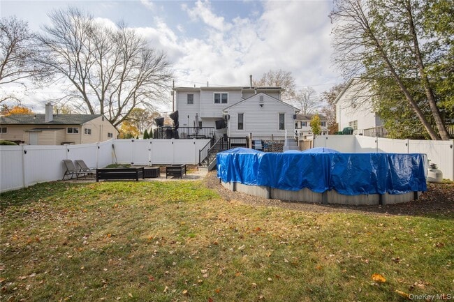 Building Photo - 8 Loran Ct