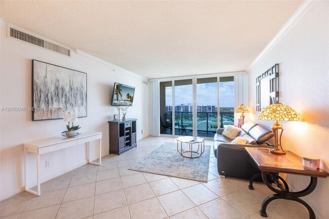 Building Photo - 2501 S Ocean Dr