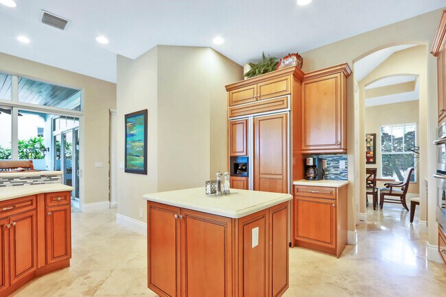 Building Photo - 124 Tulip Tree Ct