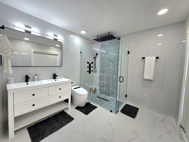 Building Photo - 12231 Areaca Dr
