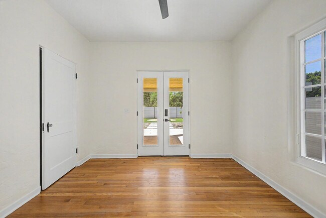 Building Photo - 311 West Campbell Ave