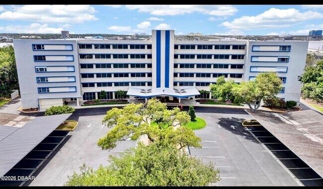 Building Photo - 1224 S Peninsula Dr