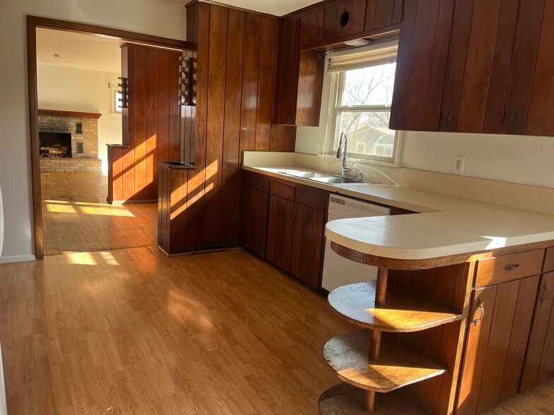 Building Photo - 932 Cheyenne Blvd