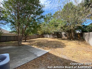 Building Photo - 5911 Twin Oaks Dr