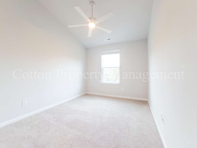 Building Photo - 7626 Knightbell Cir