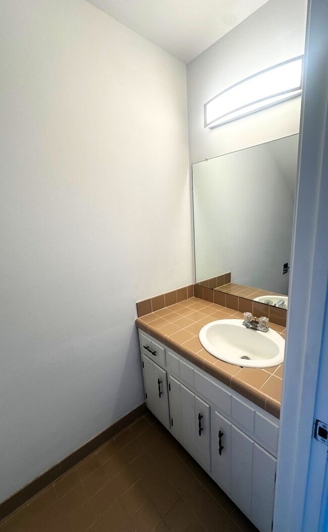 Building Photo - Fisherman's Delight