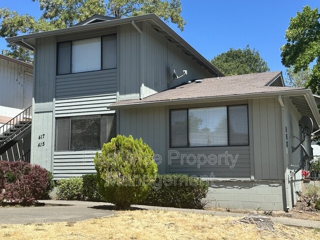 Building Photo - 415 NE Silverwood Pl