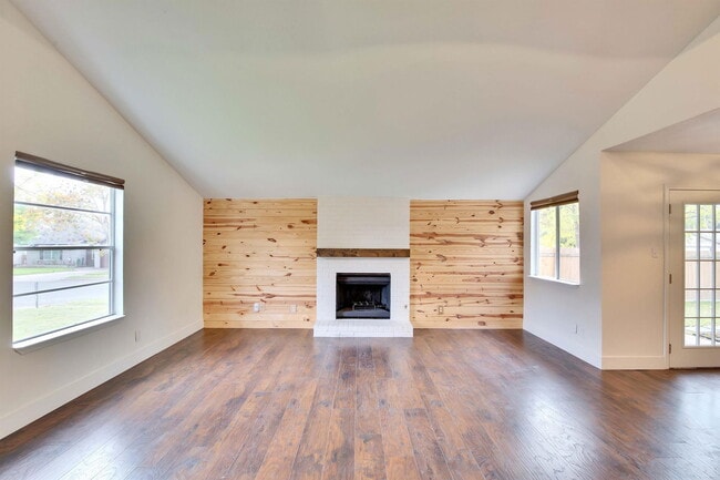 Building Photo - 7002 Skynook Dr