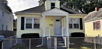 Building Photo - 60 Admiral St