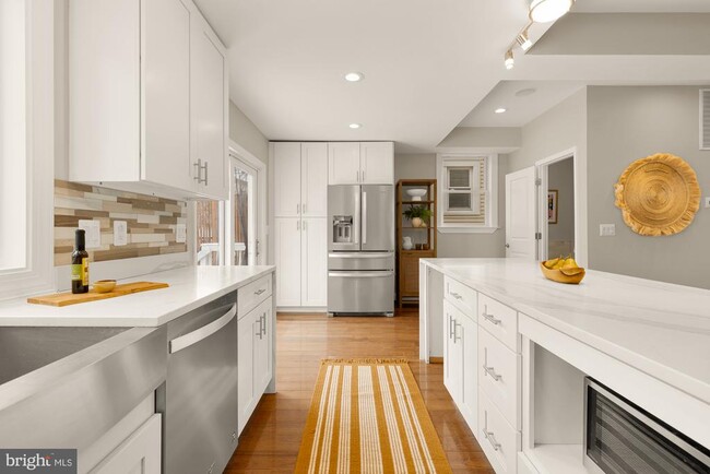 Building Photo - 2228 Kearny St NE