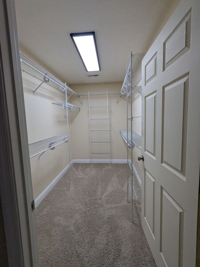 Building Photo - Beautiful home in Creekside Village
