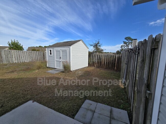 Building Photo - 333 Rose Bud Ln