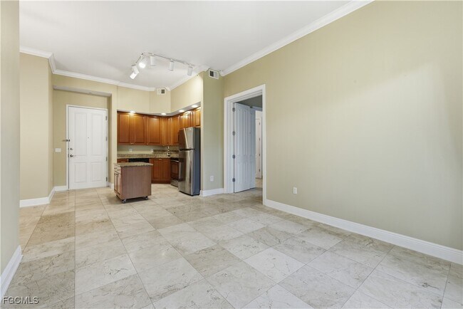 Building Photo - 2825 Palm Beach Blvd