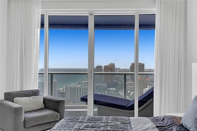 Building Photo - 3101 Bayshore Dr