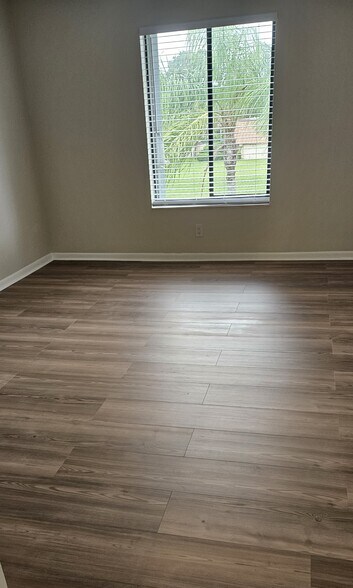 Large Bedroom - 1108 Green Pine Blvd