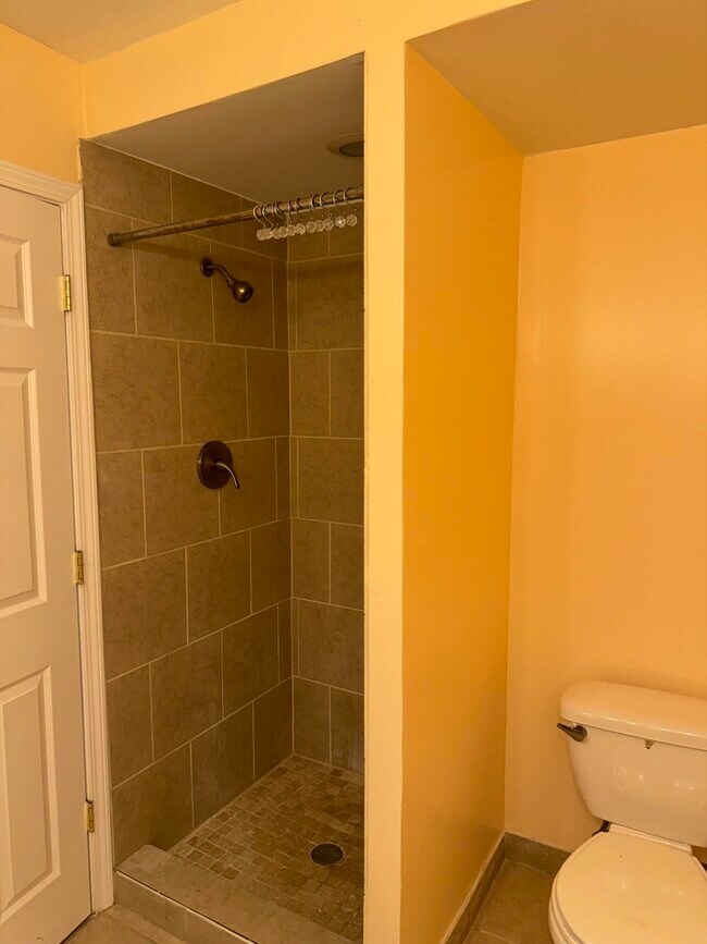 Building Photo - 30244 Southfield Rd