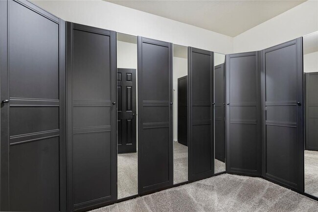 Building Photo - 12000 Kincardine Way