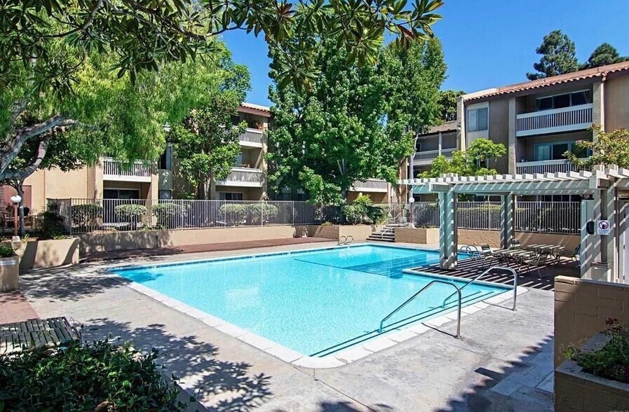 Building Photo - 4600 Lamont St