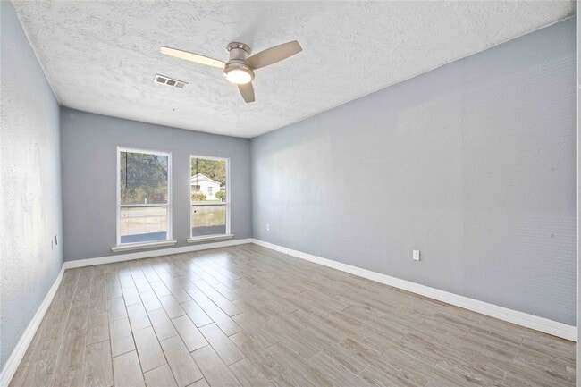 Building Photo - 114 S Westward St