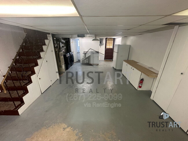 Building Photo - 5335 Cottage St