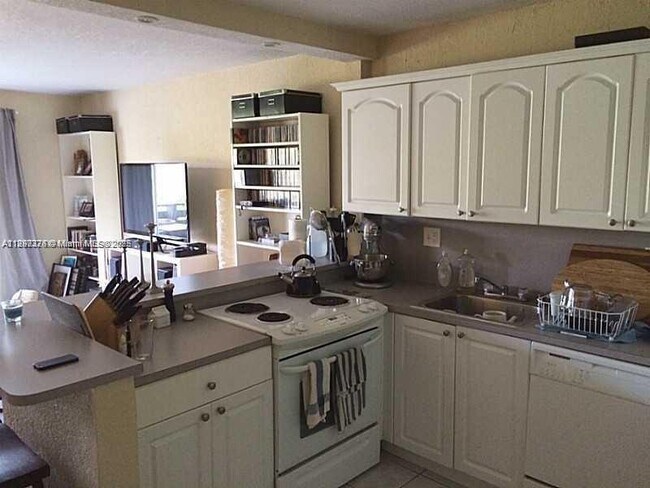 Building Photo - 7487 SW 82nd St