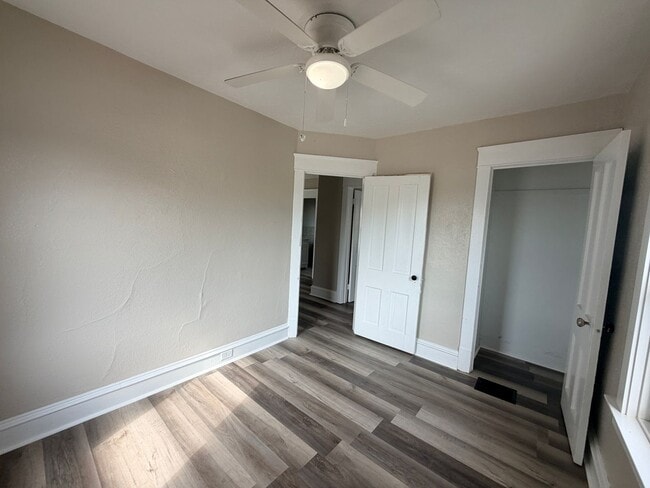 Building Photo - 518 23rd St