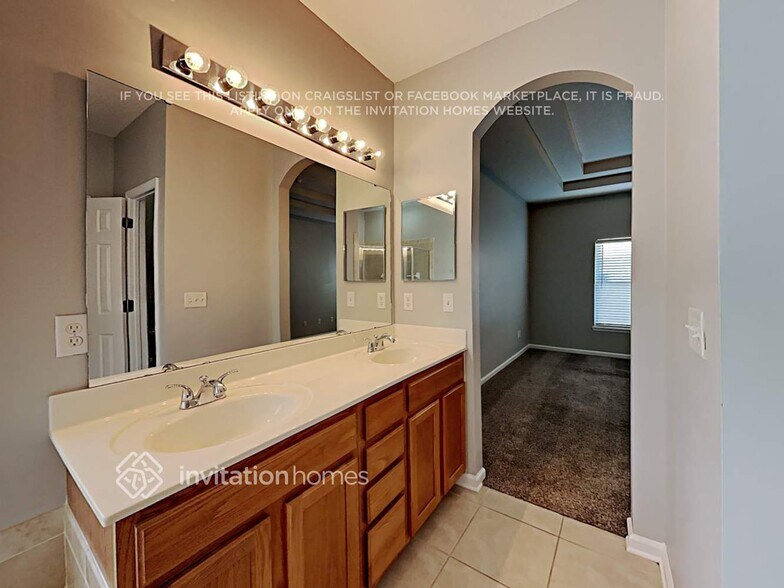 Building Photo - 534 Roserush Ln